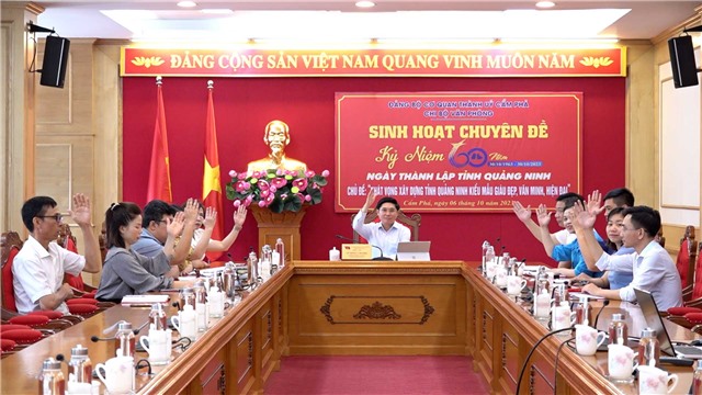 Phó Bí thư Thường trực Thành ủy Nguyễn Thị Kim Phượng dự sinh hoạt Chi bộ Văn Phòng Thành uỷ