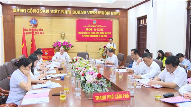 Khối thi đua các đơn vị thuộc Toà án nhân dân Tỉnh tổng kết công tác thi đua, khen thưởng năm 2023