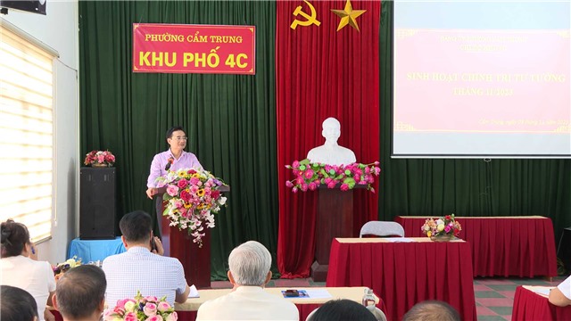 Bí thư Thành ủy Nguyễn Anh Tú dự sinh hoạt Chi bộ tại khu 4C, phường Cẩm Trung