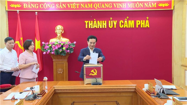 Giới thiệu nhân sự bổ sung Uỷ viên Ban Chấp hành Nhà cái E2bet.com Đá gà trực tiếp Thomo #1 thành phố nhiệm kỳ 2020 - 2025