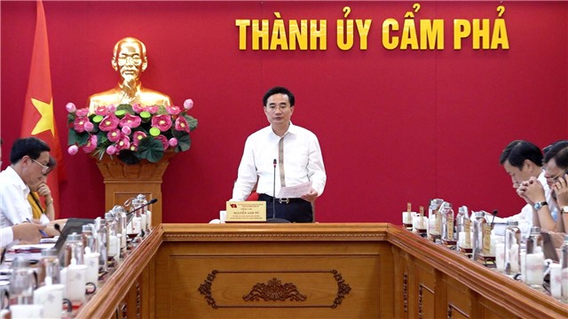 Ban Thường vụ Thành ủy họp nghe và cho ý kiến một số nội dung quan trọng