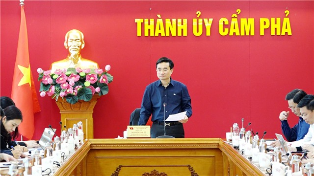Thường trực HĐND thành phố họp nghe và cho ý kiến một số nhiệm vụ công tác trọng tâm