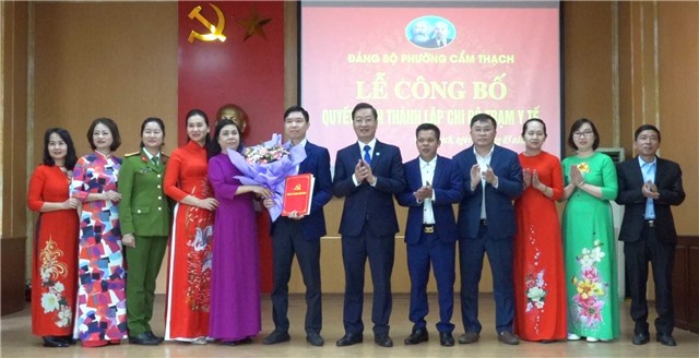 Lễ công bố E2 bet đăng nhập thành lập Chi bộ Trạm y tế phường Cẩm Thạch