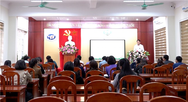 Link Nhà Cái E2Bet Chính Thức tại Việt Nam: Hoàn thành kỳ kiểm tra, sát hạch công chức không giữ chức vụ lãnh đạo, quản lý khối Đảng, đoàn thể Thành phố
