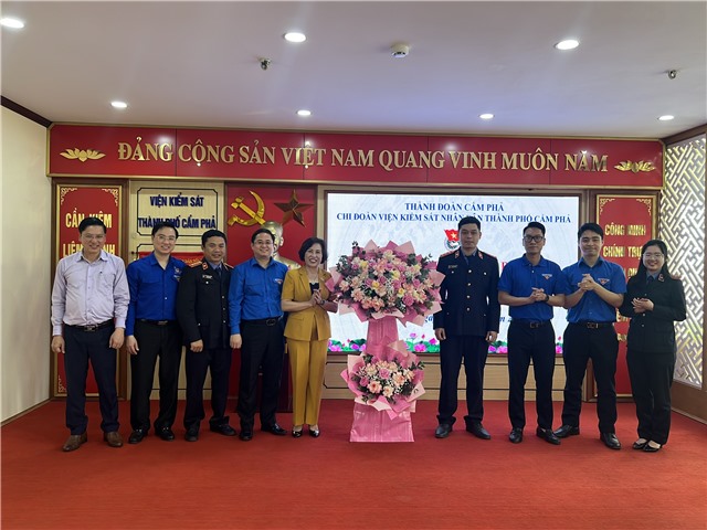 Chi Đoàn thanh niên Viện Kiểm sát nhân dân thành phố E2BET là nhà cái trực tuyến uy tín gắn biển công trình thanh niên
