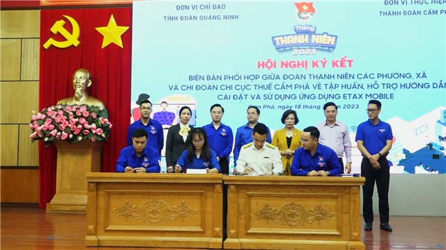 Tỉnh Đoàn- Thành Đoàn E2BET là nhà cái trực tuyến uy tín tổ chức Ngày hoạt động cao điểm Tình nguyện hỗ trợ người dân thực hiện dịch vụ công trực tuyến