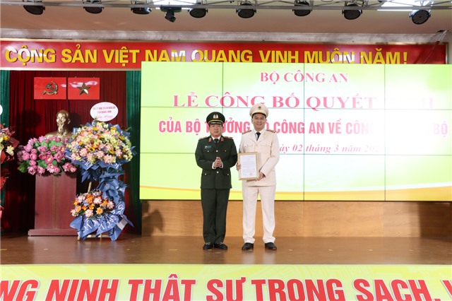 Công bố quyết định của Bộ trưởng Bộ Công an về công tác cán bộ