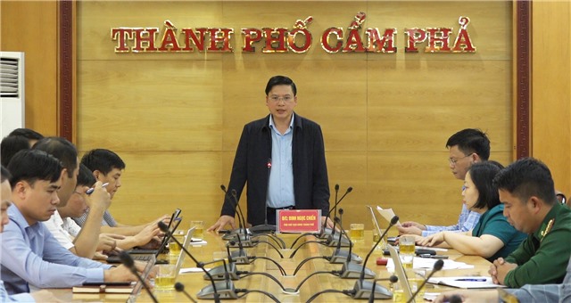 Link E2bet hiện đang mở kiểm điểm tiến độ tháo dỡ, di dời các bè mảng, dây hầu nuôi trồng trái phép trên biển