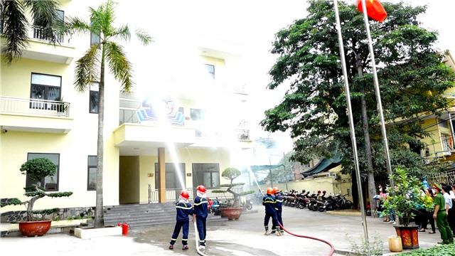 Phòng Giáo dục và Đào tạo thành phố diễn tập phương án phòng cháy, chữa cháy (PCCC)