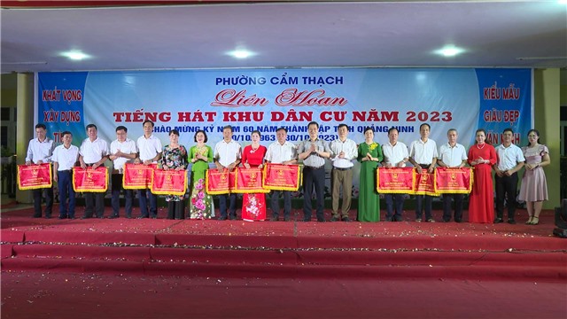 Liên hoan tiếng hát khu dân cư phường Cẩm Thạch năm 2023
