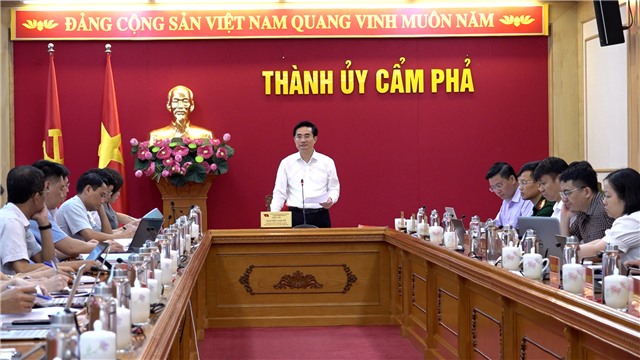Ban Thường vụ Thành ủy họp nghe và cho ý kiến một số nội dung quan trọng