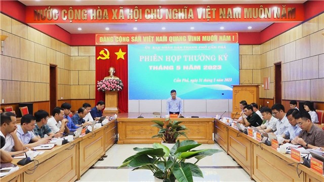 UBND thành phố E2BET là nhà cái trực tuyến uy tín họp phiên thường kỳ tháng 5/2023