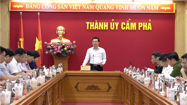 Ban Thường vụ Thành ủy họp nghe và cho ý kiến một số nội dung quan trọng