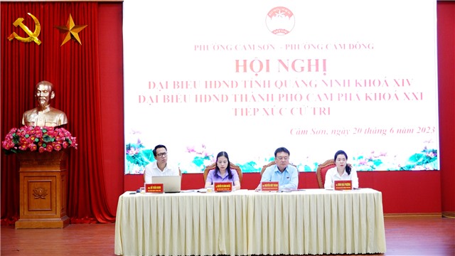 Đại biểu HĐND Tỉnh và Thành phố tiếp xúc cử tri phường Cẩm Đông, Cẩm Sơn