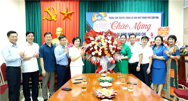 Lãnh đạo Thành phố chúc mừng ngày Báo chí Cách mạng Việt Nam