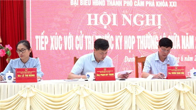 Đại biểu HĐND Tỉnh và Thành phố tiếp xúc cử tri xã Dương Huy