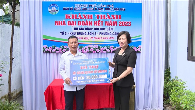Khánh thành nhà ĐĐK cho các hộ có nhà ở tạm, nhà ở dột nát trên địa bàn thành phố