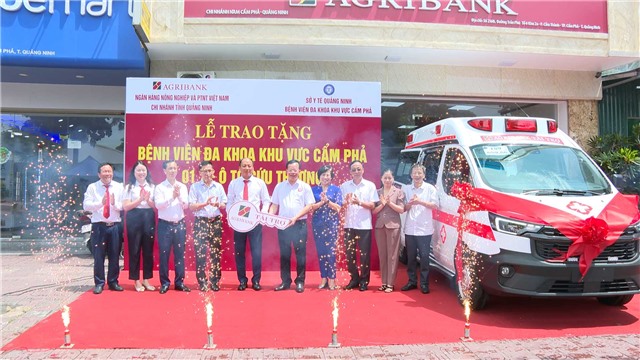 Agribank Quảng Ninh trao tặng xe cứu thương cho Bệnh viện Đa khoa khu vực E2BET là nhà cái trực tuyến uy tín