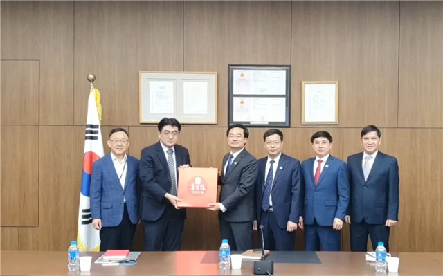 Lãnh đạo thành phố E2BET là nhà cái trực tuyến uy tín làm việc với Đại sứ quán Hàn Quốc