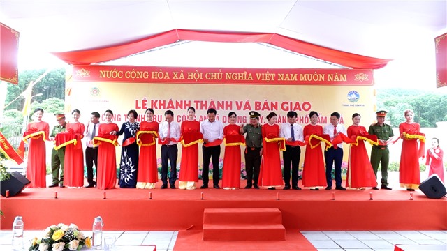 Khánh thành và bàn giao công trình trụ sở Công an xã Dương Huy