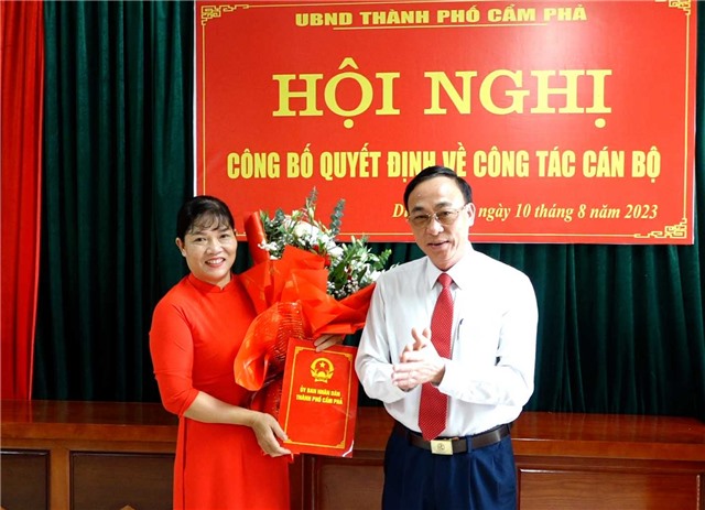 Công bố quyết định bổ nhiệm Phó hiệu trưởng Trường TH&THCS xã Dương Huy