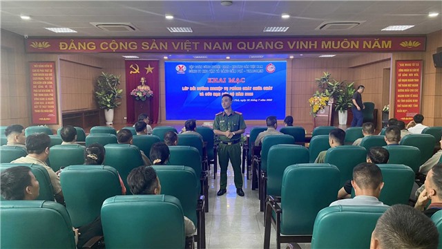 Công ty Kho vận và cảng Cảm Phả bồi dưỡng E2 BET game tài xỉu đăng ký nhận tiền PCCC và CNCH năm 2023
