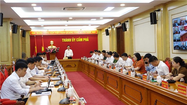 BTV Thành ủy họp kiểm điểm kết quả thực hiện chủ đề công tác năm 2023 và công trình chào mừng 60 năm thành lập tỉnh Quảng Ninh