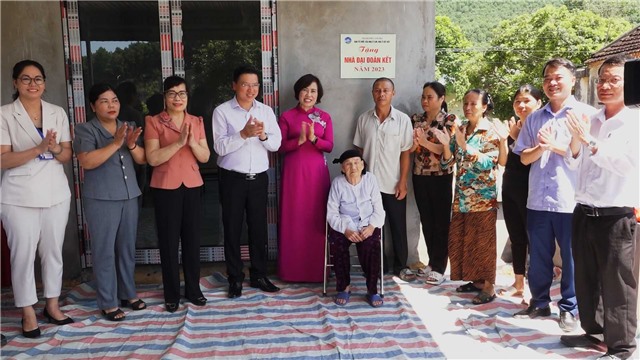 Xã Dương Huy khánh thành nhà cho các hộ có hoàn cảnh khó khăn