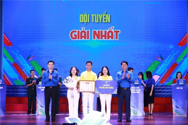 Đào Văn Hưng – Bí thư Đoàn Thanh niên Công ty Than Thống Nhất thủ lĩnh đoàn có duyên với các Cuộc thi trực tuyến