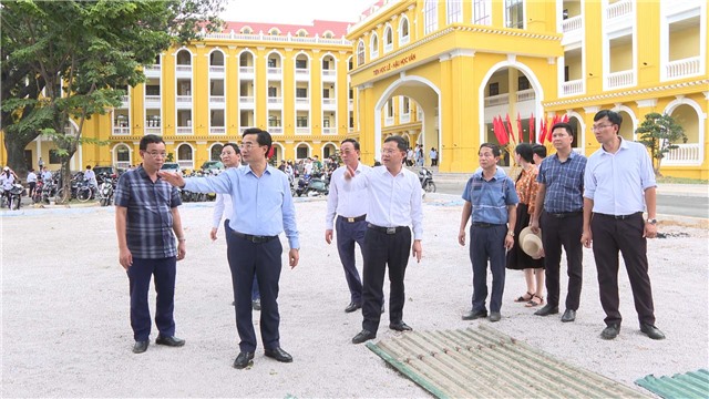 Bí thư Thành uỷ kiểm tra công tác chuẩn bị khai giảng tại trường THPT E2BET là nhà cái trực tuyến uy tín