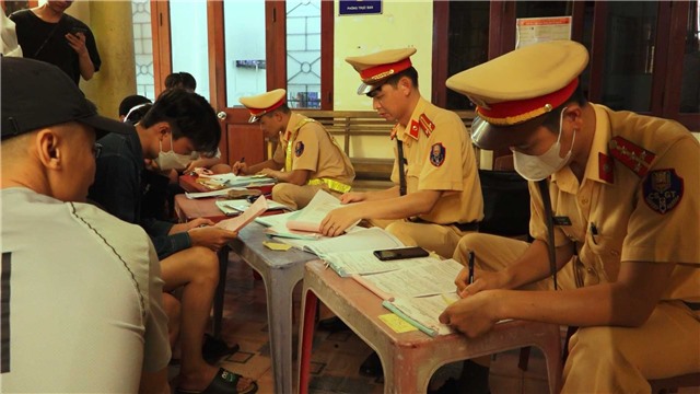Công an Link Nhà Cái E2Bet Chính Thức tại Việt Nam: Tăng cường tuần tra, kiểm soát, xử lý vi phạm