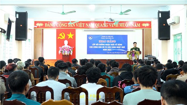 Khai giảng lớp bồi dưỡng nhận thức về Đảng dành cho công dân ưu tú sẵn sàng nhập ngũ năm 2024