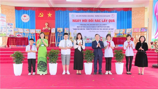 Phường Cẩm Đông: Hơn 7 tấn rác phế liệu được thu gom tại Ngày hội “Đổi rác lấy quà”