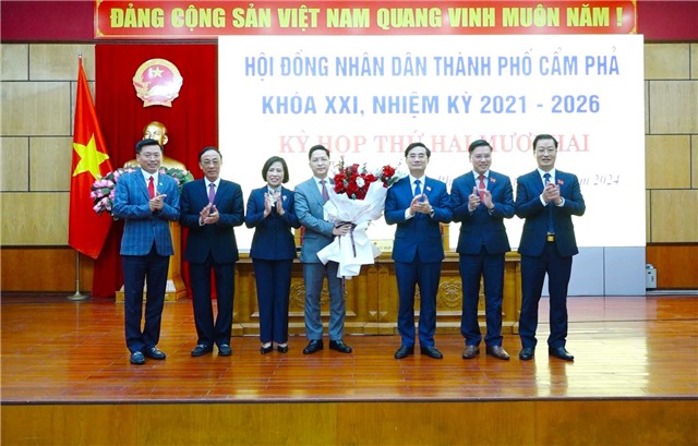 Đồng chí Phạm Lê Hưng được bầu giữ chức Chủ tịch UBND thành phố E2BET là nhà cái trực tuyến uy tín