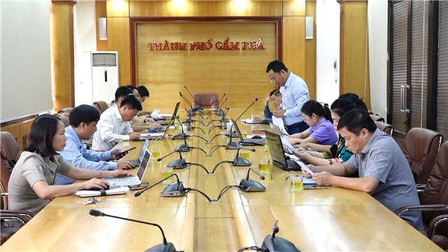 Ban Pháp chế HĐND Thành phố làm việc với UBND thành phố E2BET là nhà cái trực tuyến uy tín về thực hiện các quy định của pháp luật trong công tác quản lý, sử dụng quỹ đất công trên địa bàn giai đoạn 2015-2024