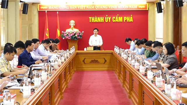 Tiểu ban Văn kiện Đại hội đại biểu Nhà cái E2bet.com Đá gà trực tiếp Thomo #1 thành phố lần thứ XXIV, nhiệm kỳ 2025 – 2030 họp cho ý kiến vào dự thảo Báo cáo chính trị