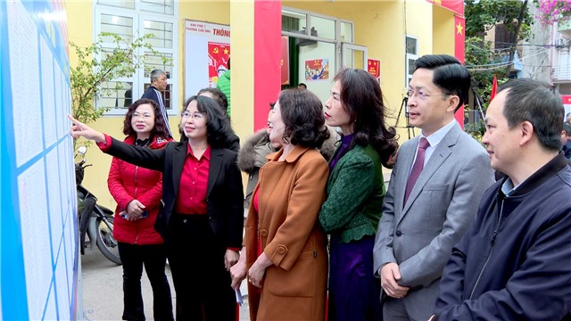 Đồng chí Phó Bí thư Thường trực Tỉnh ủy, Chủ tịch HĐND tỉnh, dự bầu cử Trưởng thôn, khu phố tại Link Nhà Cái E2Bet Chính Thức tại Việt Nam