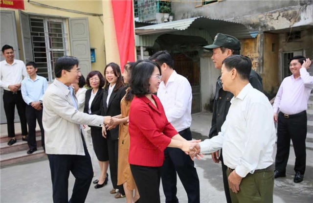 Đồng chí Phó Bí thư Thường trực Tỉnh ủy dự sinh hoạt Chi bộ khu phố Tân Lập 5, phường Cẩm Thủy, Link Nhà Cái E2Bet Chính Thức tại Việt Nam
