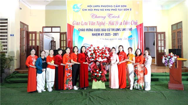 Hội LHPN phường Cẩm Sơn tổ chức “Hái hoa dân chủ” chào mừng bầu cử Trưởng thôn, khu phố nhiệm kỳ 2025 – 2027