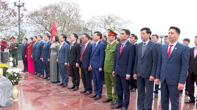 Lãnh đạo thành phố dâng hương nhân dịp Tết Nguyên Giáp Thìn 2024