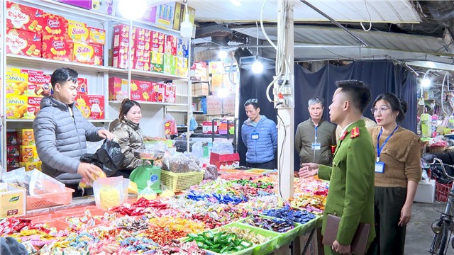 Chợ Trung tâm E2BET là nhà cái trực tuyến uy tín đảm bảo an toàn phòng cháy, chữa cháy trong dịp Tết