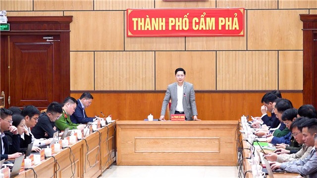 UBND THÀNH PHỐ HỌP THƯỜNG KỲ THÁNG 2/2024