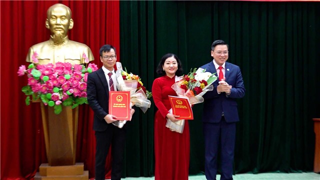 Công bố quyết định phê chuẩn kết quả bầu cử chức vụ Phó Chủ tịch E2 bet đá gà Cẩm Trung