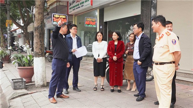 Kiểm tra, rà soát, các bất cập về giao thông và các điểm đậu xe tĩnh trên địa bàn các phường trung tâm Thành phố