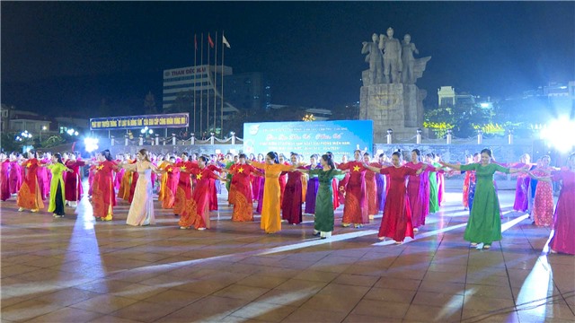 Giao lưu Dân vũ - Khiêu vũ 04 phường Cẩm Đông, Cẩm Tây, Cẩm Phú, Cửa Ông