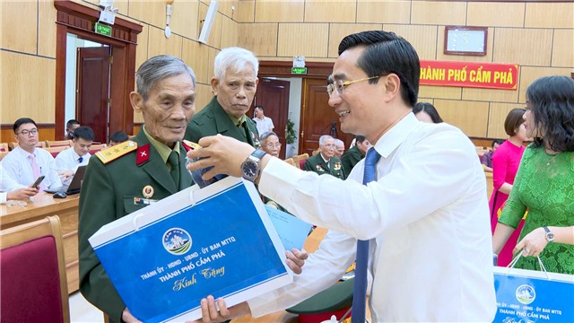 Gặp mặt, tri ân nhân kỷ niệm 70 năm Chiến thắng Điện Biên Phủ