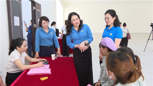 Khám sức khoẻ cho lao động nữ tại Công ty TNHH may mặc Hoa Lợi Đạt (Quảng Ninh) Việt Nam