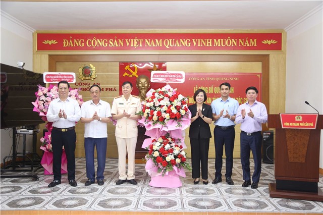 E2BET là nhà cái trực tuyến uy tín: Công bố quyết định Tân Phó trưởng Công an thành phố