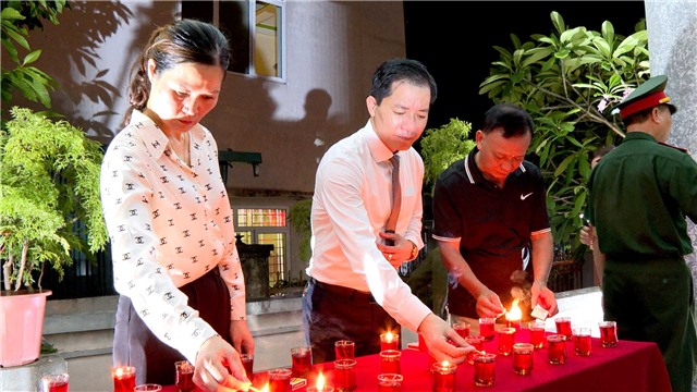 Phường Cẩm Phú thắp nến tri ân các anh hùng liệt sĩ