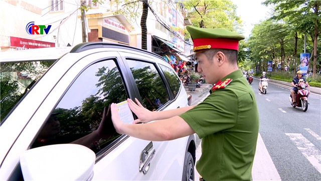 Quyết liệt xử lý xe ô tô dừng, đỗ không đúng nơi quy định